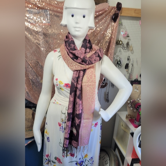 Women's new Pashmina "Orange" roses & cheetah print scarf with tassles. - Picture 6 of 12